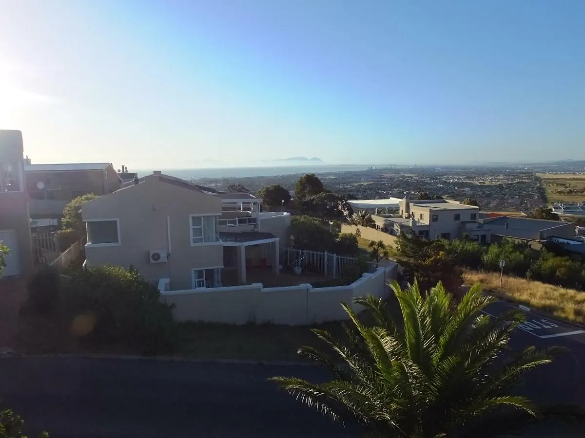 Holiday home Die Bohuis Gordons Bay